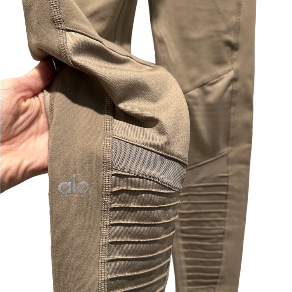 📦 MOVING SALE 📦 alo High Waist Moto Legging - Picture 7 of 14